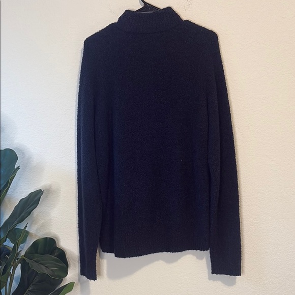 Saks 5th Men’s fuzzy navy blue wool and cashmere blend 1/4 zip Sweater - Picture 4 of 5